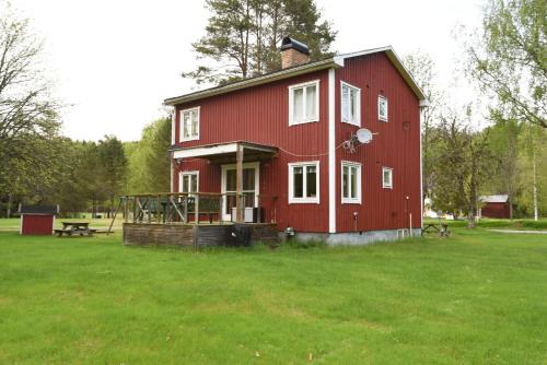 Cozy cottage near untouched wilderness and skiing