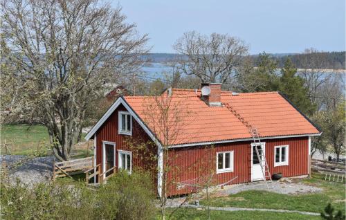 Lovely Home In Valdemarsvik With Lake View